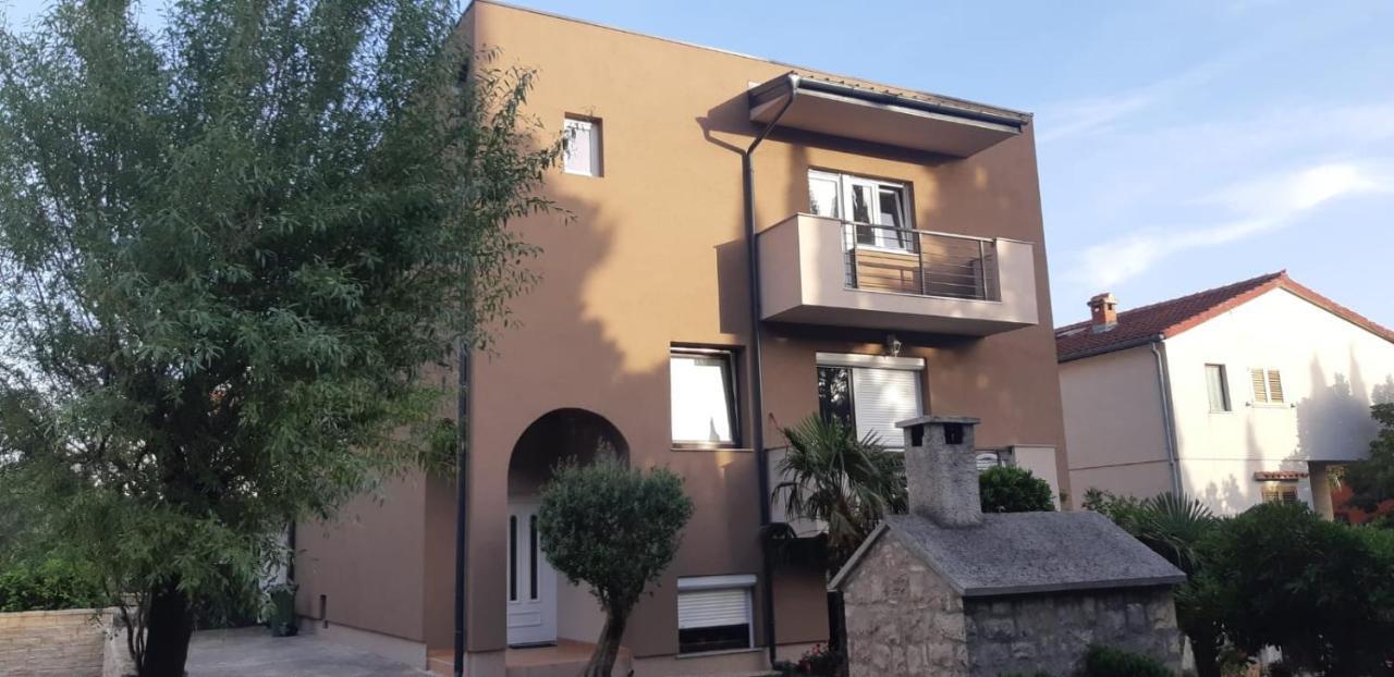 Apartmani Mille Starigrad Paklenica Esterno foto
